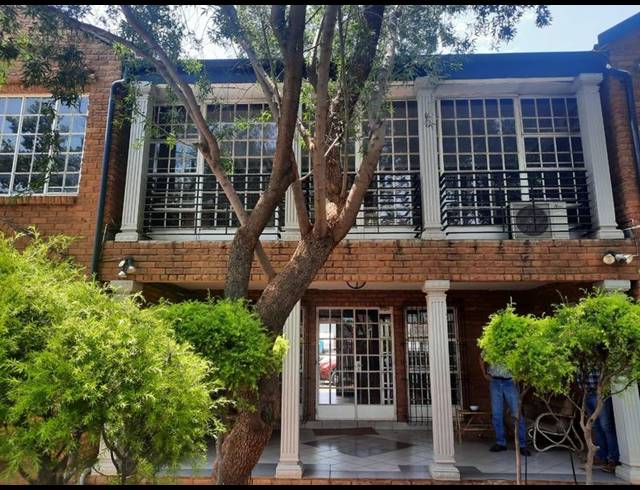 INDUSTRIAL FOR SALE IN KOEDOESPOORT INDUSTRIAL